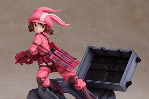 全員！スーツケースを撃てっ！「GGO」第1話のレンの名場面がフィギュア化 画像