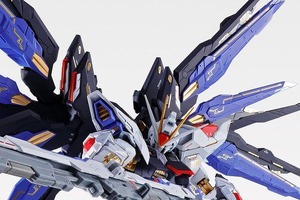 「ガンダムSEED」ストライクフリーダム、青をベースにした特別塗装で「METAL BUILD」に！ 画像