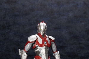 「ULTRAMAN」早田進次郎が装着するアニメ版デザインのスーツがプラモデル化 画像