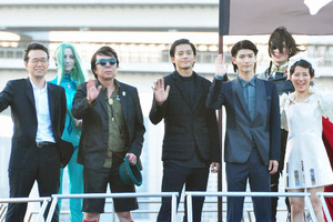 東京湾に海賊船出現！　小栗旬、三浦春馬、松本零士デザインの船でクルーズ 画像