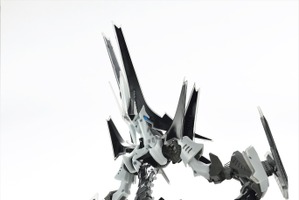 「ファイブスター物語」GTM“カイゼリン”が初立体化！ 「ツインスイング機構」も再現 画像