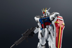 「ガンダムSEED」キラ・ヤマト、ガンダム行きます！　ストライク・ガンダムが“GUNDAM UNIVERSE”でフィギュア化 画像