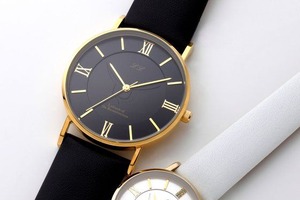 「コードギアス」ルルーシュ＆C.C.モデルの腕時計登場！ さりげないギアスマークが普段使いに◎ 画像