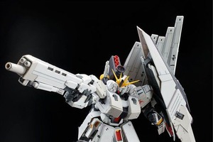 「ガンダム」νガンダム、重武装形態“HWS”がRGでガンプラ化！ 圧倒的火力を感じさせるディティールに注目 画像