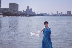 声優・上坂すみれ、インスタで夏らしい青ワンピ姿披露で「可愛い！」「水の女神みたい」の声 画像