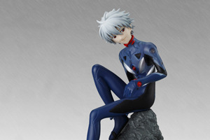 第3弾は「月面ケーキ＆渚カヲル特製フィギュア」　「EVANGELION Cake」に新商品 画像