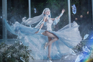 【コスプレ】「リゼロス」へのエミリア（クリスタルドレス)実装を願って…！中国人気レイヤー Shikaの透明感が尊い【写真13枚】 画像