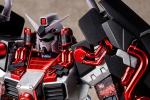 ガンプラ「MG 1/100 真武者頑駄無」がオリジナルカラー“黒衣大鎧”に一新！ 台座や屏風で和風に飾れる 画像