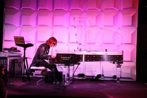 ハローキティーに公式テーマソング誕生　 X JAPANのYoshikiがロサンゼルスで発表 画像