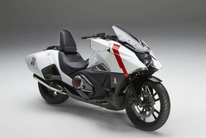 「シドニアの騎士」がホンダ二輪車「NM4-02」コンセプトモデルに　東京オートサロンに展示　　 画像