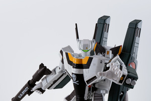 「マクロス」一条輝のスーパーバルキリーが登場！ファイター、ガウォーク、バトロイド三段変形機構を実現 画像