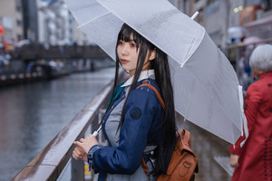 【コスプレ】「リコリス・リコイル」井ノ上たきな、雨の中たたずむ姿が美しい！ 注目レイヤー・なのか【写真7枚】 画像