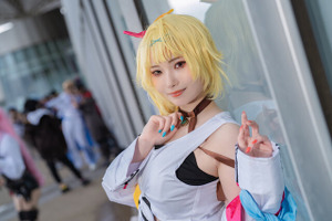 【コスプレ】「にじさんじ」星川サラ、クールな笑顔が美しい！「ニコ超」に現れた注目レイヤー・はる佳【写真8枚】 画像