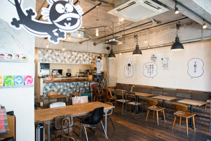 赤塚不二夫カフェが期間限定で原宿に登場。『バカボン』の世界を食で堪能 画像