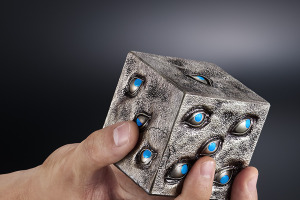 「呪術廻戦」特級呪物“獄門疆”が劇中完全再現サイズで初立体化！ 五条悟＆夏油傑の掛け合いボイスも収録 画像