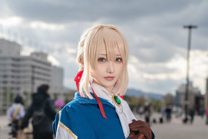 【コスプレ】ヴァイオレットの真っ直ぐ見つめてくる真摯な瞳に心揺さぶられるー人気レイヤー・ななぴんく【写真8枚】 画像