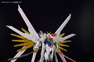 「ガンダムSEED FREEDOM」キラとラクスの最終機体 ガンプラHG「マイティーストフリ」5月25日発売！ ウィングの発光表現は圧巻 画像