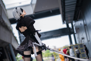 【コスプレ】“2B”の美しいプロポーションとポージングが圧巻！『原神』や「ホロライブ」などアコスタ福岡に集結した美女レイヤー8選 画像