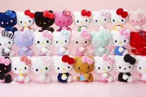 「ハローキティ」ぬいぐるみコレクション♪ 全身真っ赤なキティも！ 50thアニバーサリーショップ限定アイテム 画像
