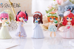映画「五等分の花嫁」ウェディングドレス姿の五つ子が手のひらサイズに♪ デフォルメフィギュア登場 画像