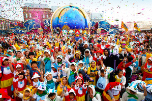 ユニバーサルスタジオジャパンで約1,700人の「妖怪ウォッチ」仮装ゲストが大熱狂 画像