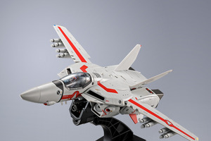 「超時空要塞マクロス」一条輝が駆るVF-1Jバルキリーが“DX超合金”より立体化！ファイター専用台座も付属 画像