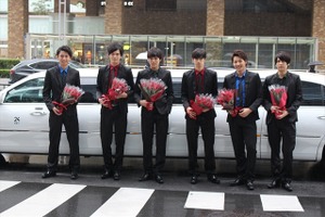 乙女ロードにリムジン、イケメンが赤いバラをプレゼント　「ボーイフレンド（仮）」2周年記念 画像