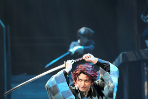 舞台「鬼滅の刃」“刀鍛冶の里”が開幕！黒死牟＆童磨ら上弦集結のシーンも 画像