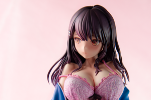 こぼれだす豊満な胸＆スラっと伸びる健康的な足…！イラストレーター・緒方ていの「スカジャン彼女はクールでいたい! 神楽京香」がフィギュア化 画像