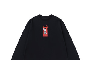 「ダンダダン」オカルン＆ターボババアのアパレルにセルポ星人のAirPods proケースも登場 画像