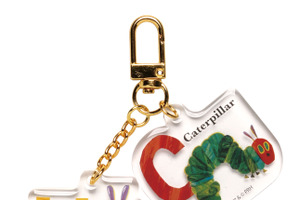 “ハローキティ×はらぺこあおむし”が夢のコラボ♪ ツインアクリルキーホルダー登場 画像