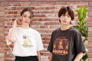 「進撃の巨人」心臓を捧げよ、蒸かした芋です…あの名シーンをTシャツで大胆再現♪ 調査兵団MA-1も登場【AIR TWOKYO】 画像
