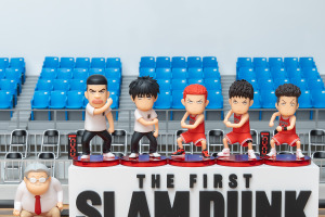 「THE FIRST SLAM DUNK」新たな劇場グッズが登場！ 安西先生のぬいぐるみはモチモチ触感 画像