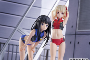脚線美がすごい！「リコリコ」錦木千束＆井ノ上たきな、トレーニングの時間です♪ 第3話“DAライセンス更新時”の姿でフィギュア化 画像