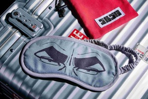 俺の寝顔を見るな!?「ゴルゴ」眼光鋭いアイマスクが登場！ 「BE-PAL」11月号特別付録 画像