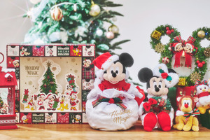 「ディズニー」ミッキーたちがクリスマスの魔法をお届け♪ ツリーやアドベントカレンダー、セータも！新コレクション登場 画像