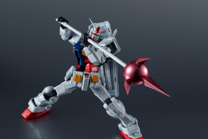 「こいつ…動くぞ」ガンダムの多彩なアクションが可能なフィギュアが発売！ガンダム・ハンマーやハイパー・バズーカなどの武器も付属 画像