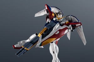 「ゼロよ、俺を導いてくれ」ウイングガンダムゼロが発売中！ツインバスターライフルを両手で構えたり、ローリングバスターライフルを再現したりできる！ 画像