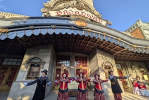 東京ディズニーシーのクリスマスも見逃せない！ホリデーのアトモスが今年もパークにやって来た♪ 画像