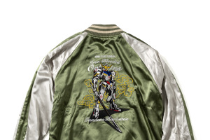 「ガンダム 鉄血のオルフェンズ」ガンダム・バルバトスを大胆に刺繍デザイン！リバーシブル仕様のスカジャン登場 画像