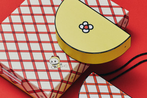 「ドラえもん」ドラミちゃん、Happy Birthday♪ チェック柄やお花デザインのアイテム登場　藤子・F・不二雄ミュージアムにて 画像