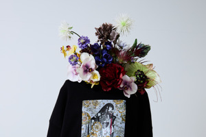 「CLAMP」の世界をファッションで！「xxxHOLiC」「ちょびっツ」の美麗デザインスウェットやアクスタ登場　「CONVERSE TOKYO」コラボ第1弾 画像