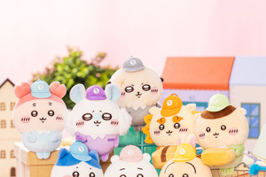 「ちいかわ」こんなんさァッッ絶対欲しいじゃん♪ ハチワレ、うさぎが配達員さんに！「ちいかわマーケット」5周年限定マスコット登場 画像