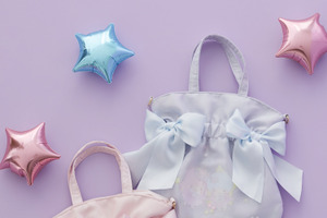 「サンリオ」キキ＆ララの“ゆめかわ”リボンアイテムにキュン♪「Maison de FLEUR」コラボコレクションが登場！ 画像