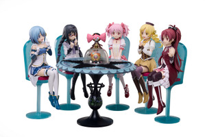 「劇場版まど☆マギ」魔法少女たちのお茶会シーンがフィギュアに！ まどか、ほむらたちがちょこんと座る姿がかわいい♪ 画像