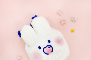 ラブリーモンモンのふわもこポーチが鬼カワ♪ SNSで話題の「＃モン活」を楽しめるポーチやフォトフォルダーが登場 画像