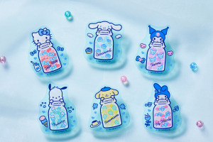 シナモロール、ハローキティがミルク瓶をぎゅっ♪「サンリオ」ローソン50周年記念でオリジナルグッズ販売 画像