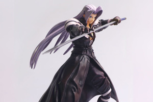 「ファイナルファンタジーVII（FF7）」セフィロスが1997年当時のキャラデザで立体化！ 長大な刀身の正宗も付属 画像