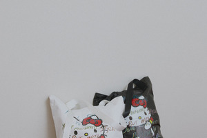 キティの大人かわいいアイテムは必見♪ 「ハローキティ」×「Ameri」コラボアイテムが明日（2/27）より発売 画像