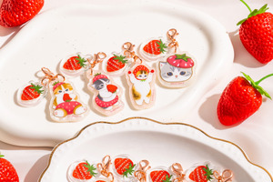 「mofusand」苺にまみれて、にゃんとも幸せ…♪ 旬の苺をテーマにしたにゃんこグッズがかわいすぎる！ 画像